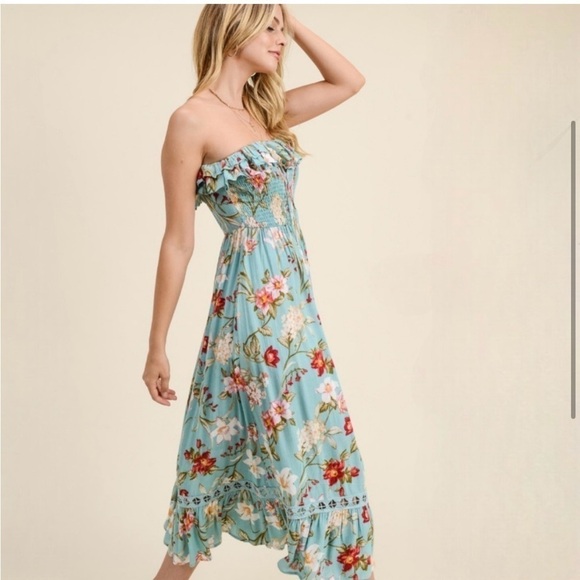 Dresses & Skirts - Strapless Dress NWT